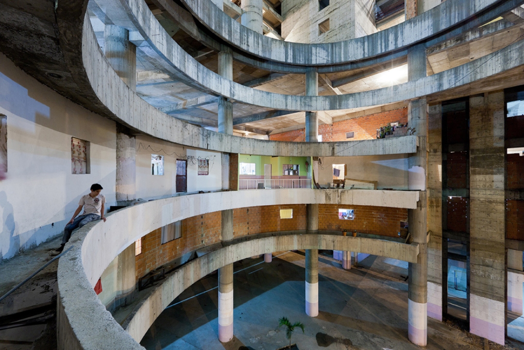 Opinion:Architecture As A Subversive Act | Slums, Walled Cities, And The Torre David